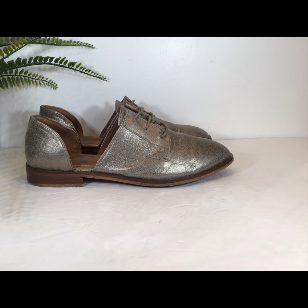 REBELS LEATHER METALLIC GRAY LACE LOAFERS SZ 9